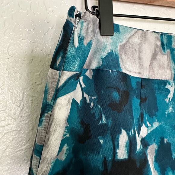 Ann Taylor Teal Gray Watercolor Floral Pleated Skirt With Pockets Size 10 - Picture 4 of 9